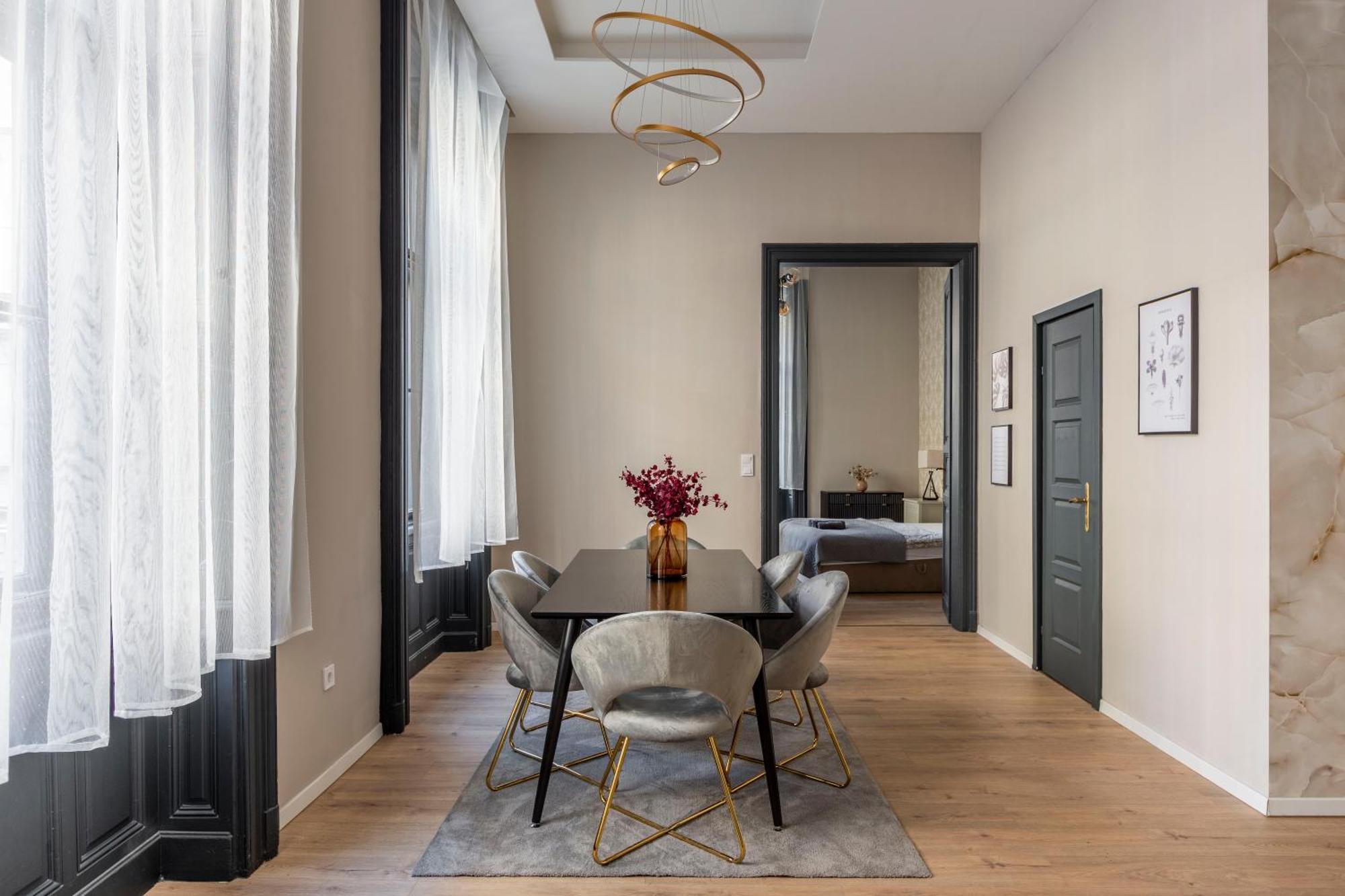 Luxurious & Spacious Central Apartment In The Kertesz Street Budapest Exterior photo