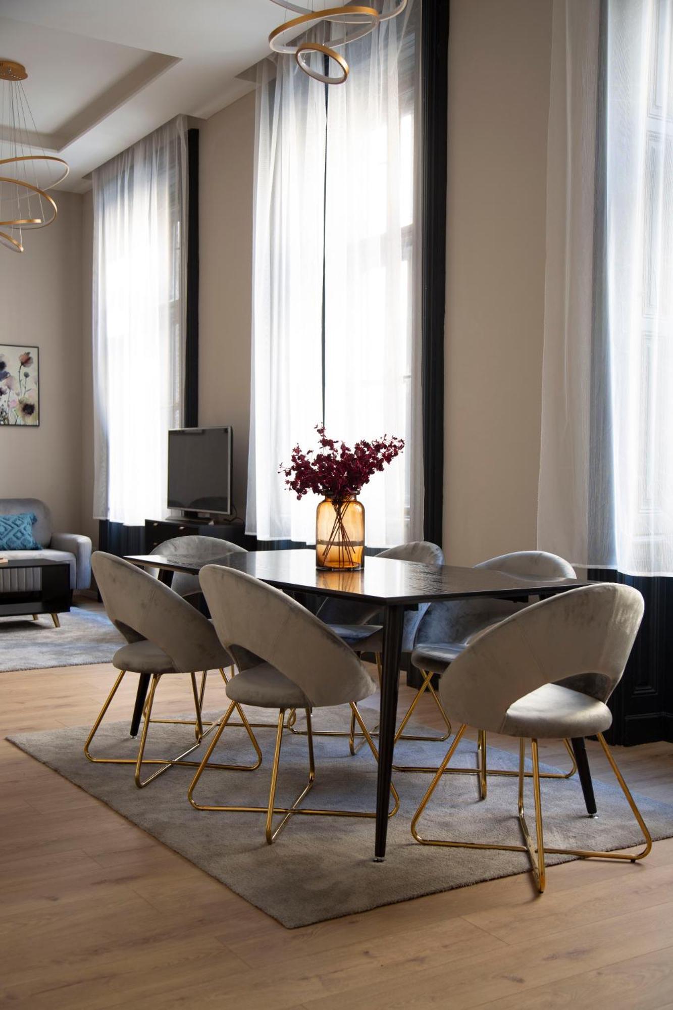 Luxurious & Spacious Central Apartment In The Kertesz Street Budapest Exterior photo